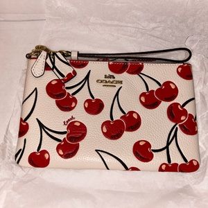 COACH Cherry Wristlet!🍒✨ NWT